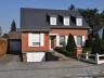 Alleenstaande woning op 848 m²: inkom, bureel, living, leefkeuken, veranda, 5 slaapkamers, badkamer,